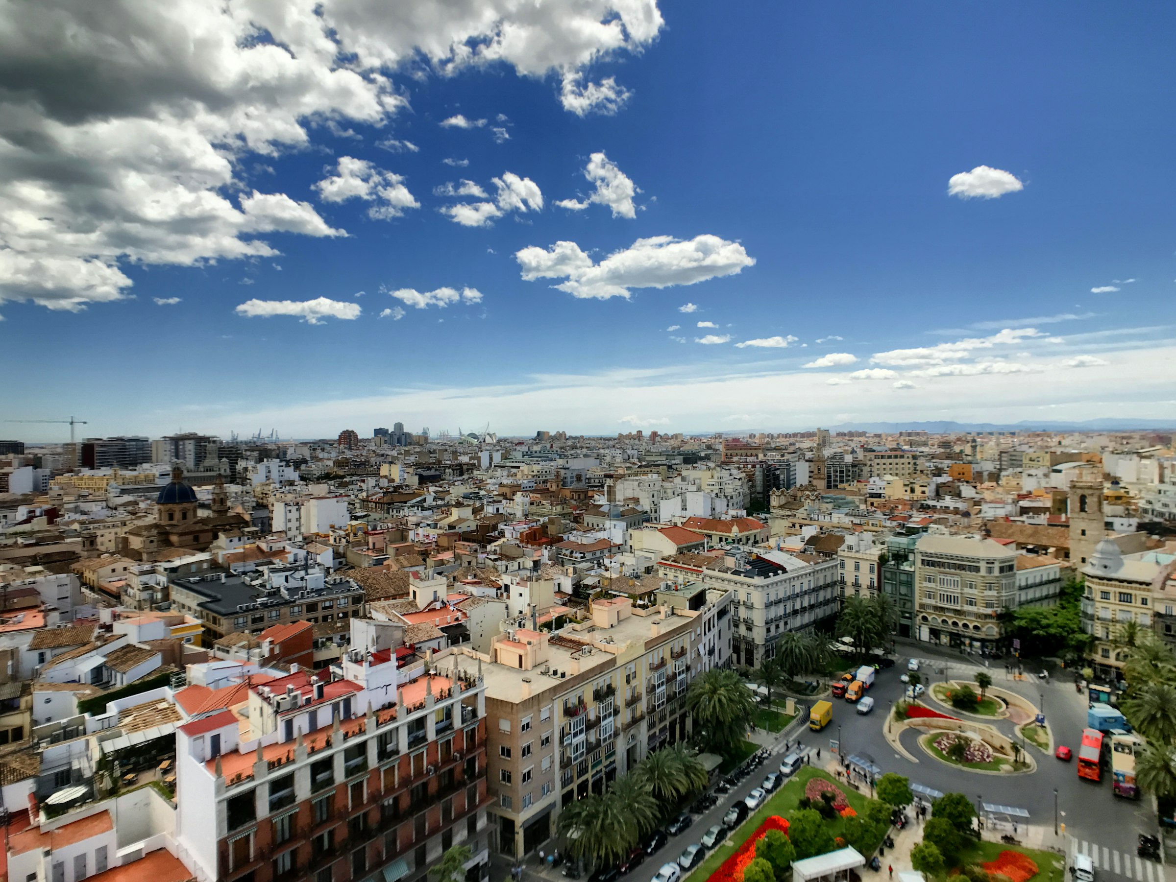 The city from the cathedral's bell tower. The course passes below it at about 30.0 km. Photograph: Giuseppe Buccola, Unsplash.